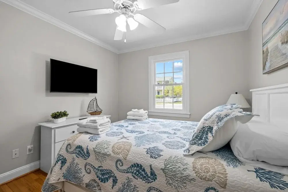 Creek Watch 4 Bedroom Home by RedAwning