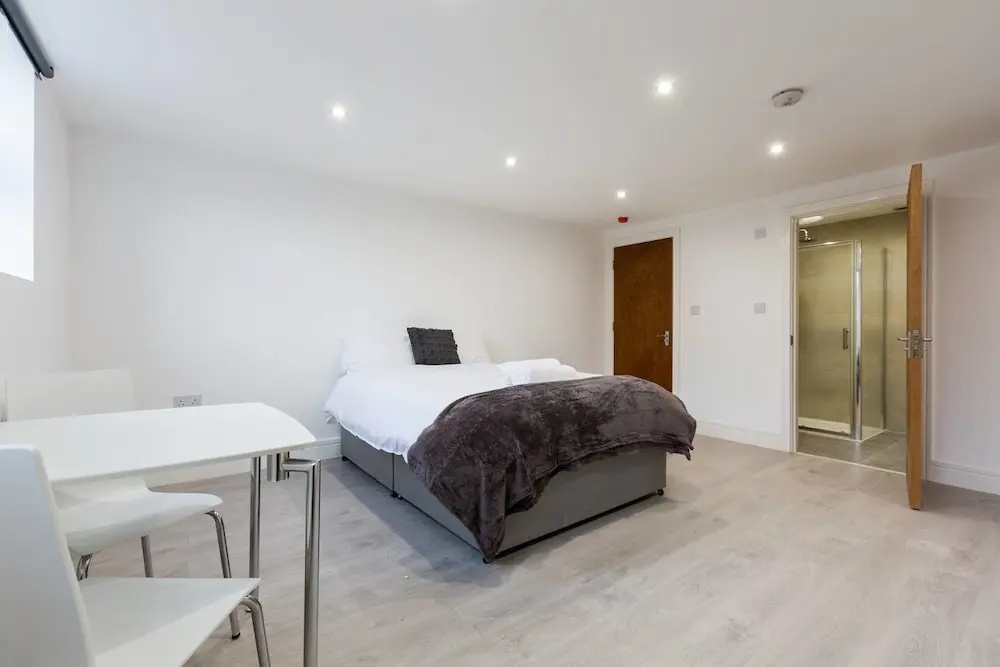 Clean Studio Flat - Camberwell! 2c