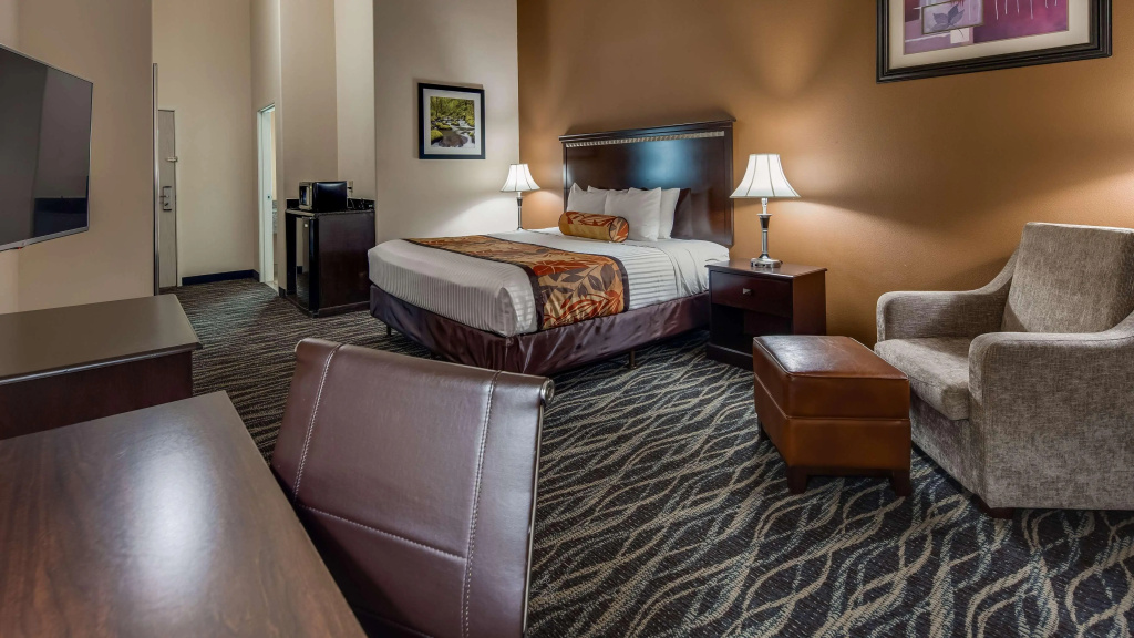 Best Western Plus Battleground Inn & Suites