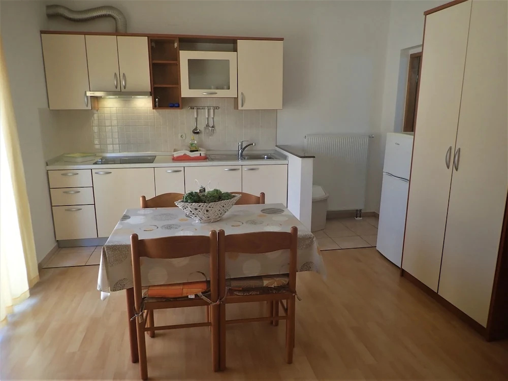 Apartments Pjer