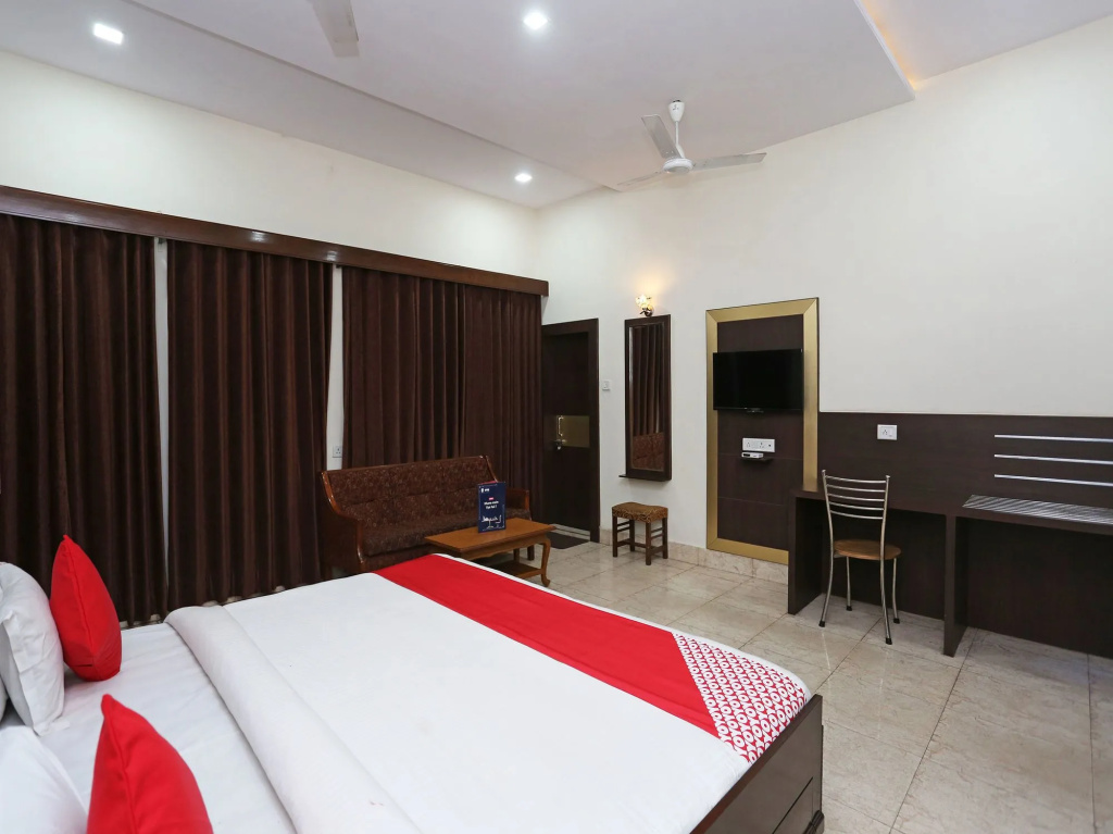 OYO 7880 Hotel Navrang