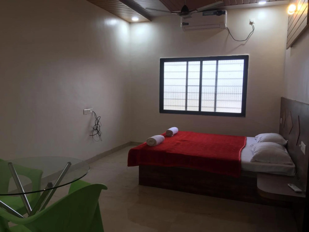 OYO 82156 Shivanand Executive