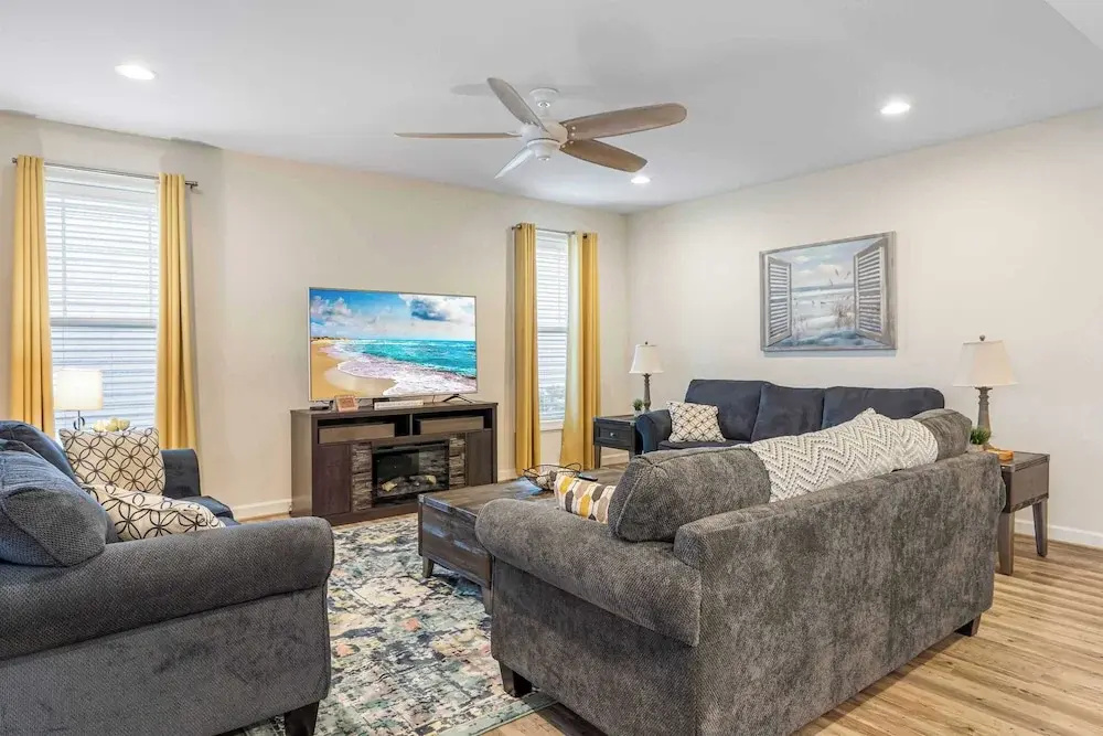 Wild Air Getaway For 12