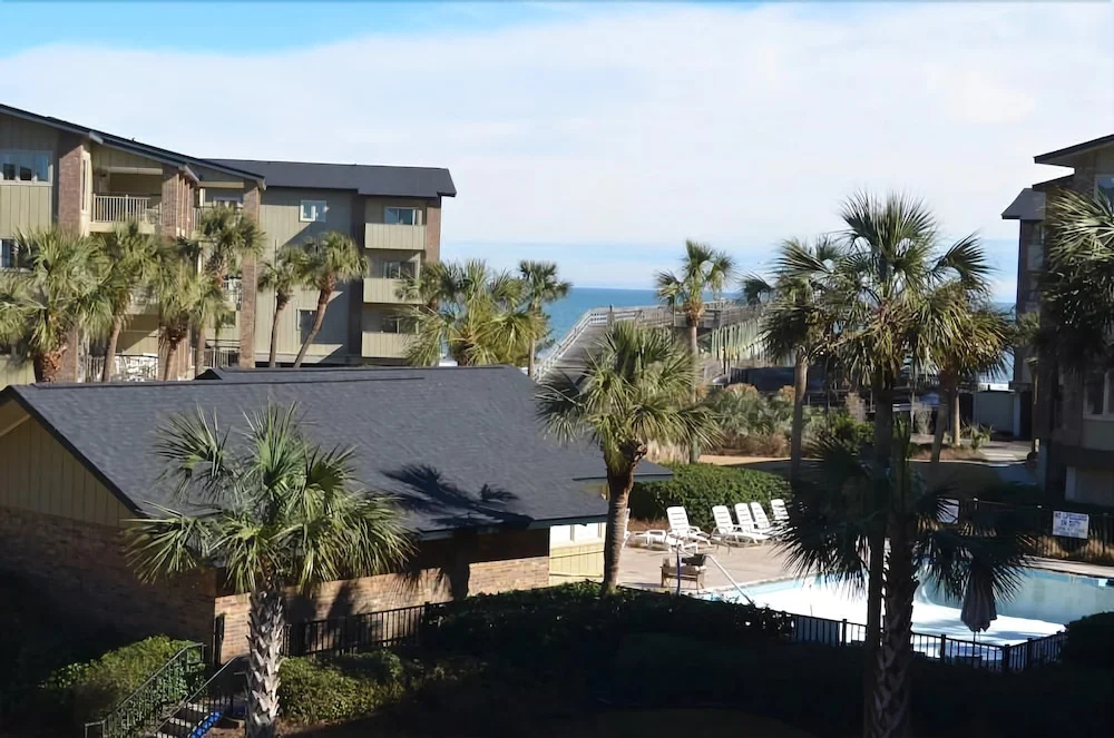 PPV F-3 - 2 Br Condo