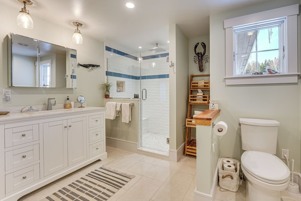 u003c 1 Mi to Port Clyde Village: Modern Retreat