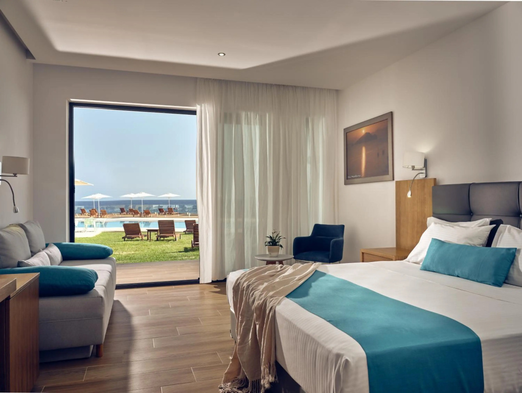Cavo Orient Beach Hotel & Suites
