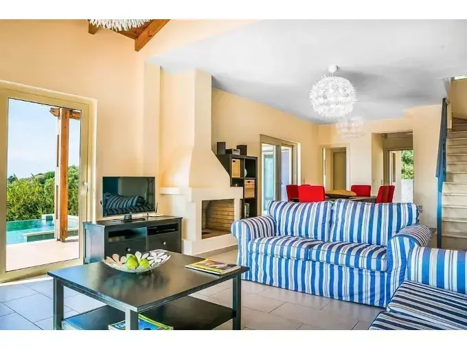 Villa Louloudia