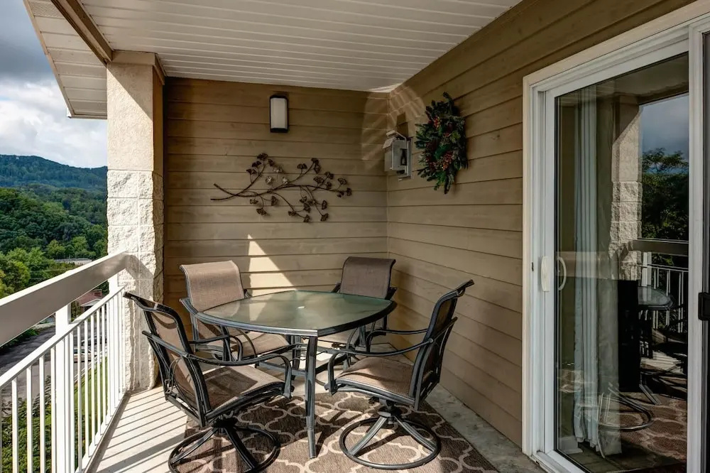 Whispering Pines 351