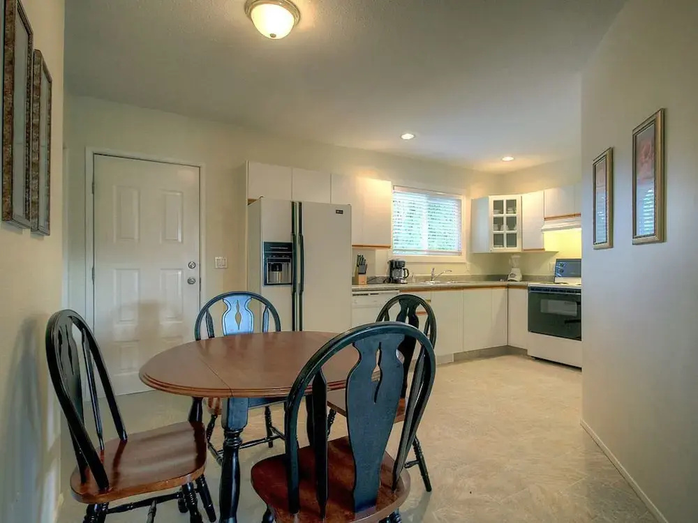 Beach Access Kelowna Rental Home Upper Unit by KVR