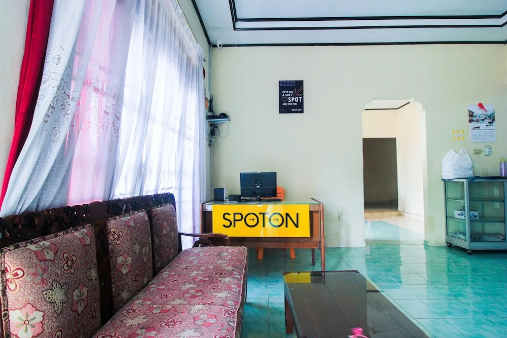 Berkah Homestay Syariah by OYO Rooms