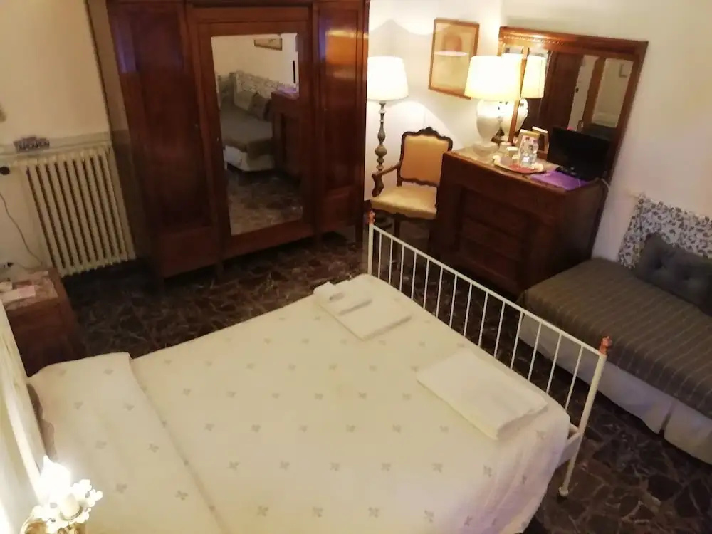 Rooms by Anna