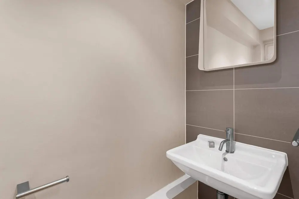 Belgravia Apartment 8