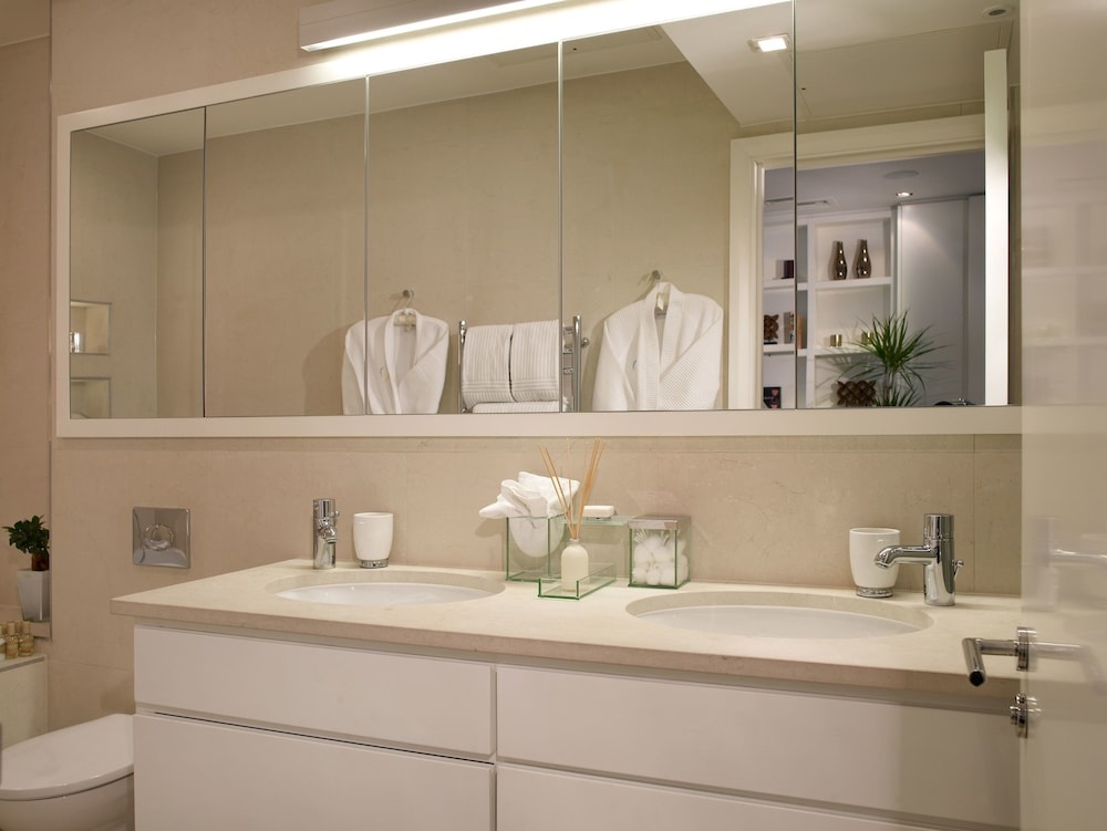 Palace View - Two Bedroom Apartment