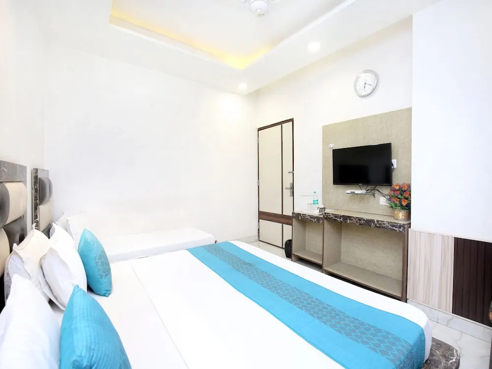 OYO 14510 Hotel Harpal Classic