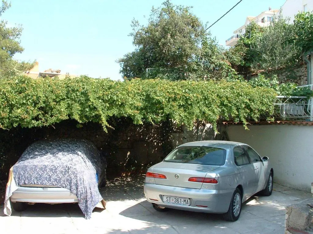 Apartments Sanda - 10 M from the beach