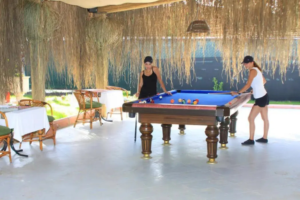 Senza Sunset Beach Hotel