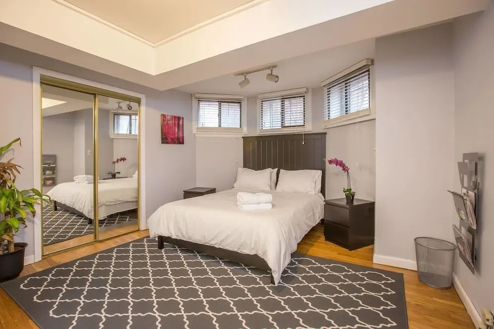 Huge 1 Bedroom in Heart of Back Bay