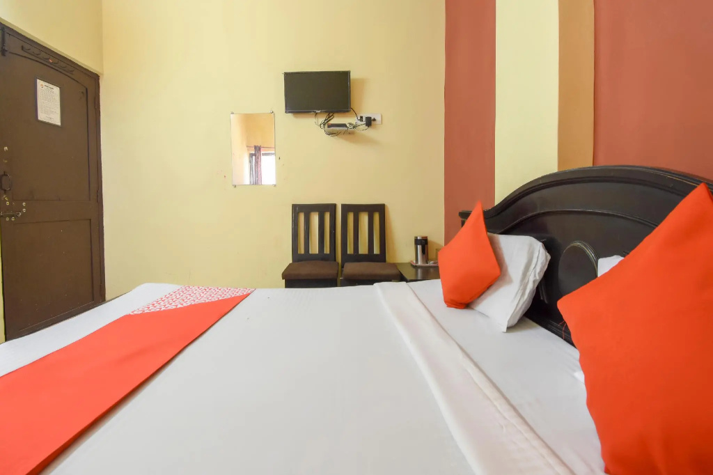 OYO 76814 Hotel Ambar Palace