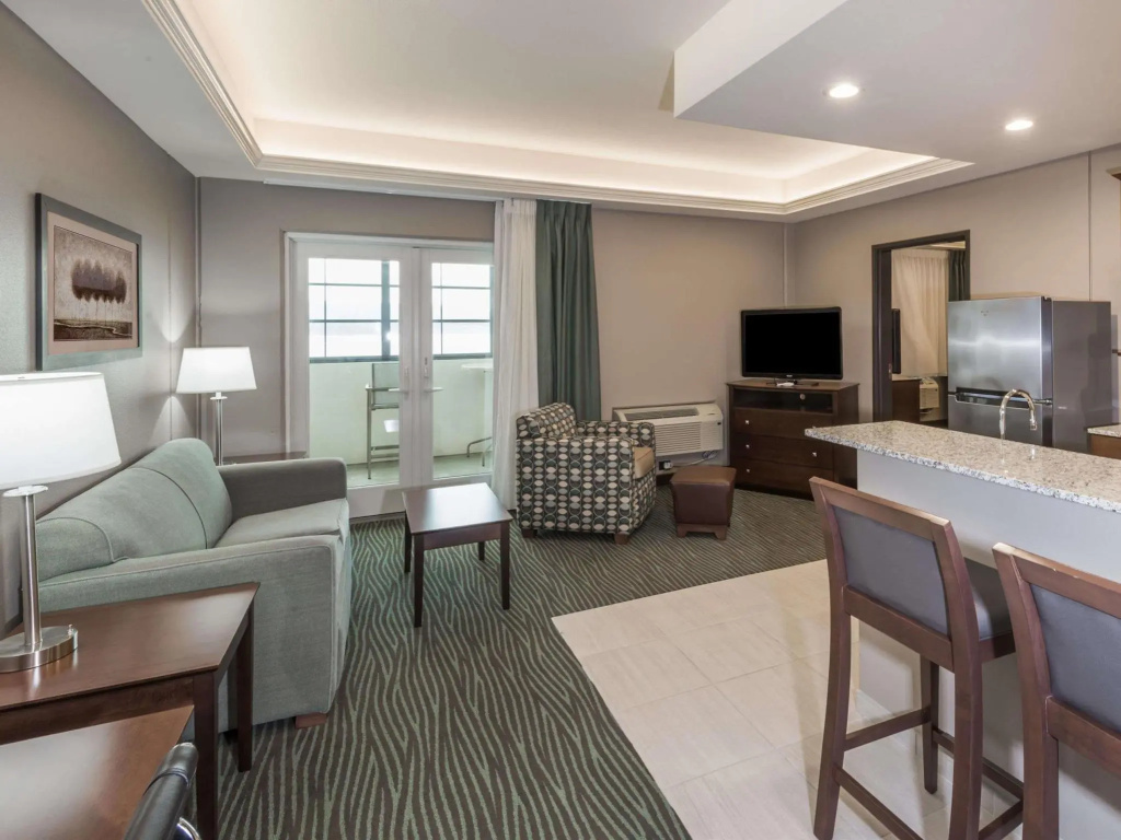 Baymont Inn and Suites - Bellevue