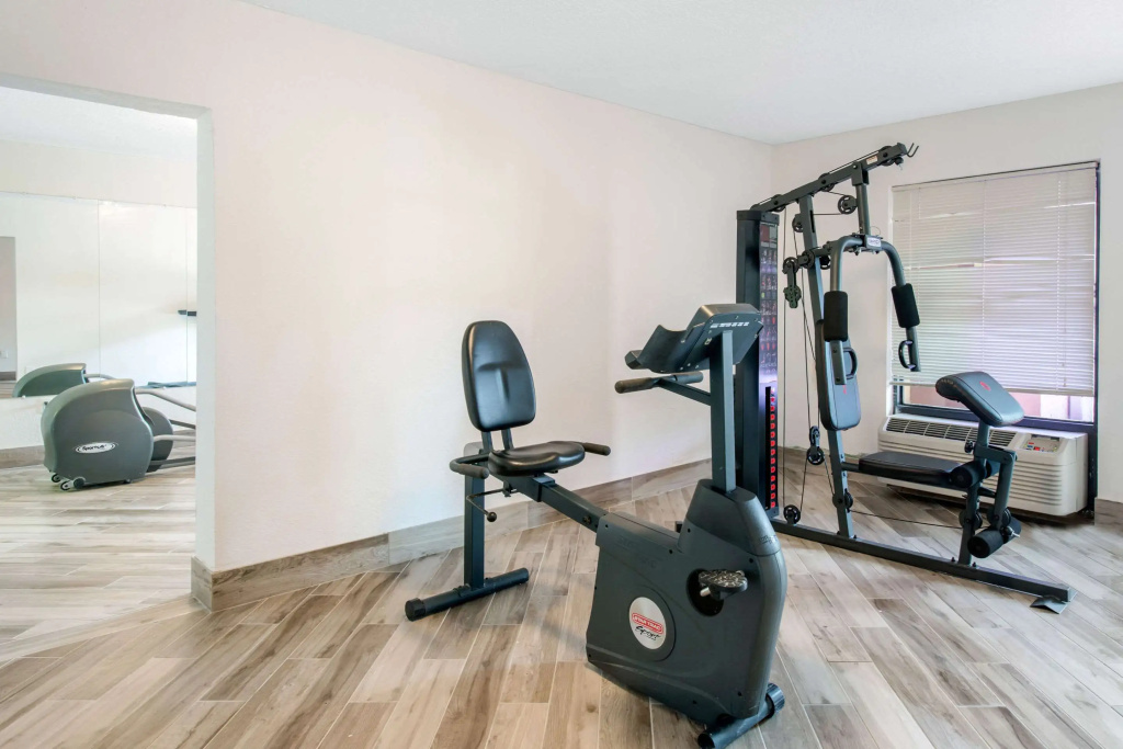 Clarion Inn & Suites Kissimmee-Lake Buena Vista South