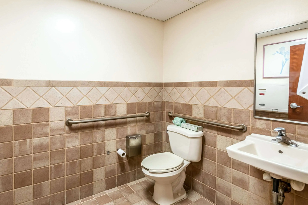 Econo Lodge Inn & Suites Middletown - Winchester South