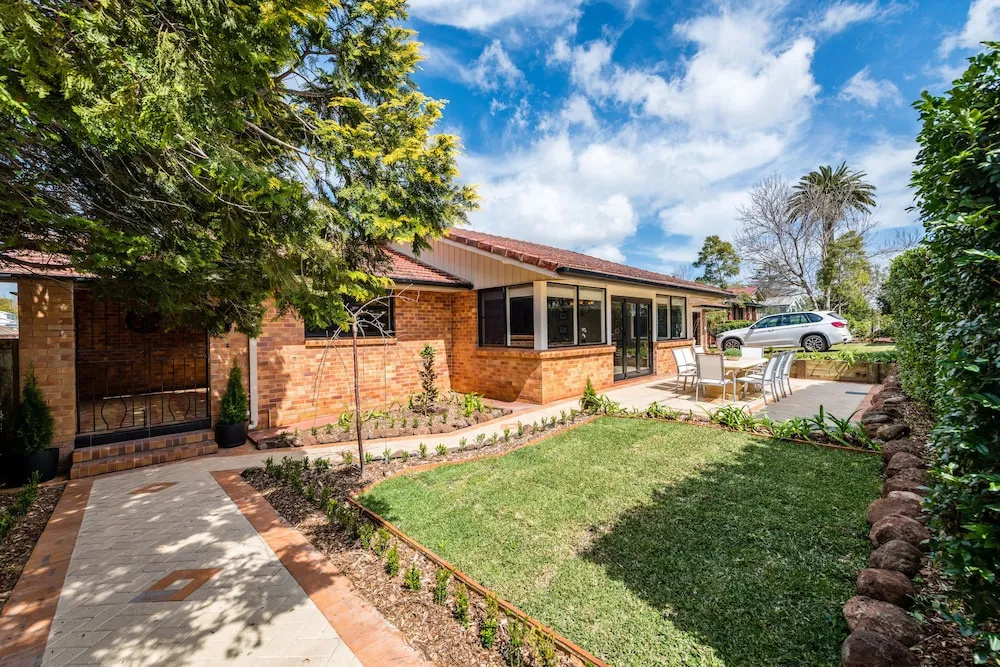 Hedge House - luxury, space, style, great location