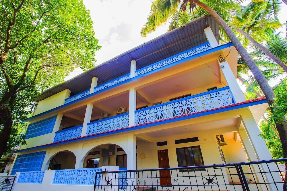 OYO 16094 Home Luxury 2BHK Club Cubana