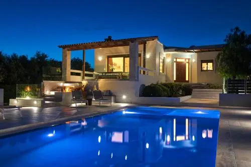 Villa Ampelaki - Premium Villa with heated pool