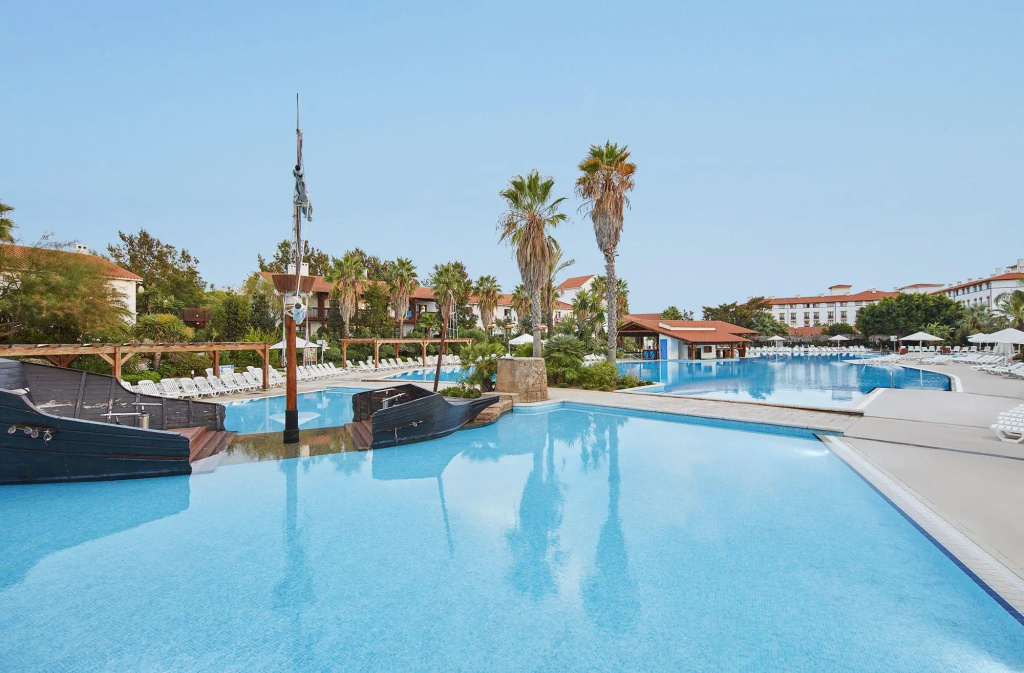 PortAventura Hotel El Paso - Includes unlimited access to PortAventura Park & 1 access to Ferrari Land