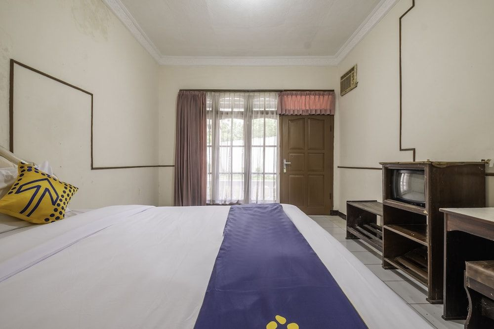 SPOT ON 2341 Hotel Padjajaran 2