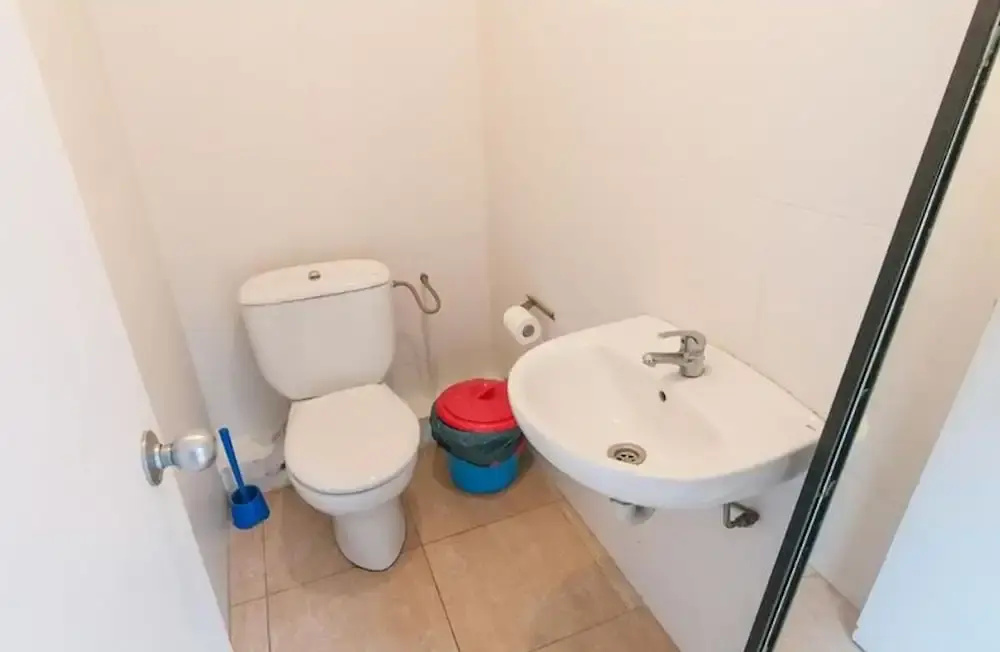 Room-private Room With 200m2 Sunny Terra