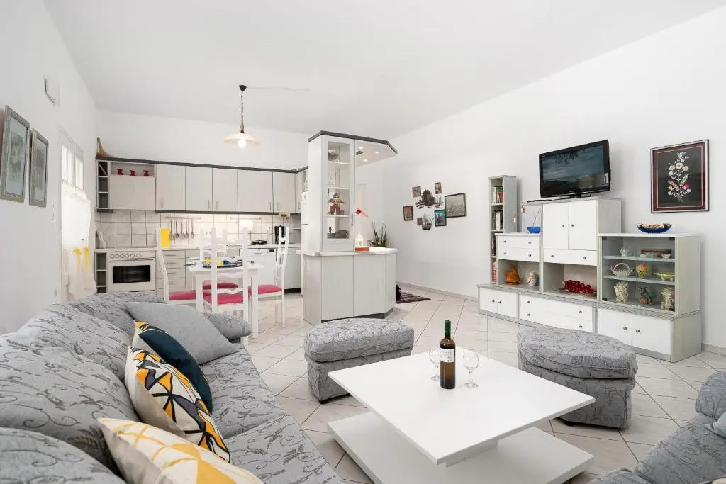 Garden House Apartment