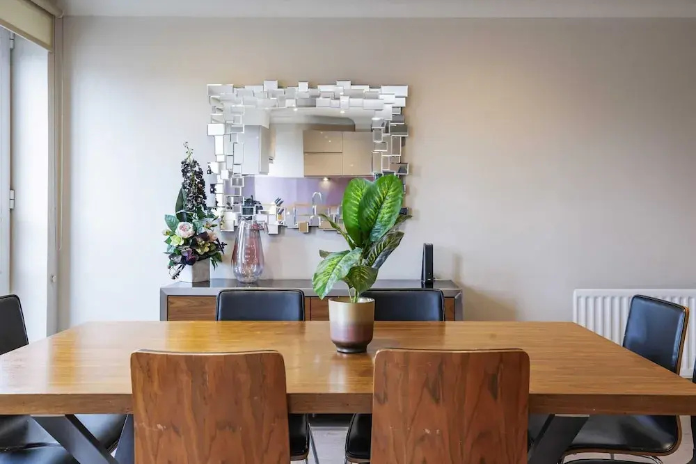 Beautiful 3-bed in the Heart of London With Parking-hosted by Sweetstay