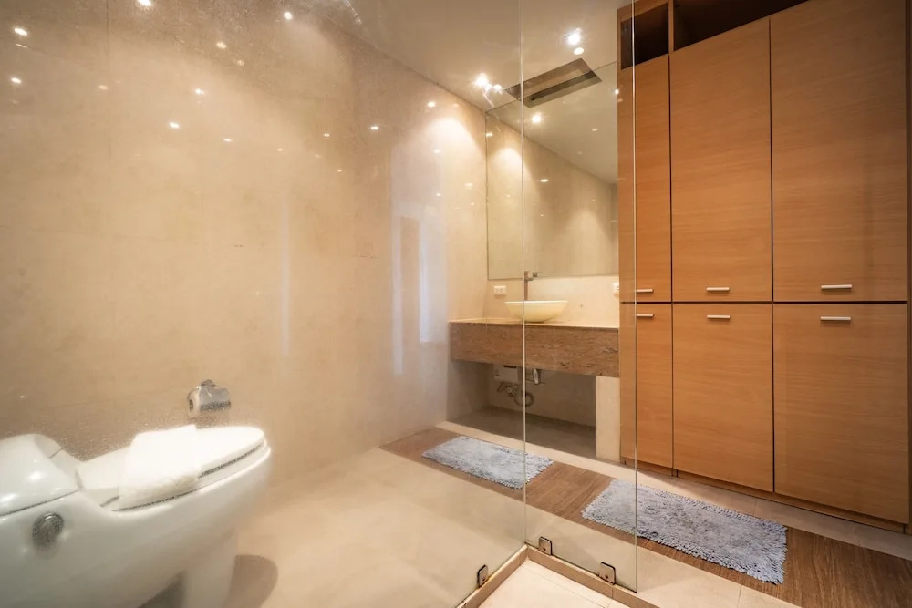 CAPITAL O890 The Royal Bay View Villas