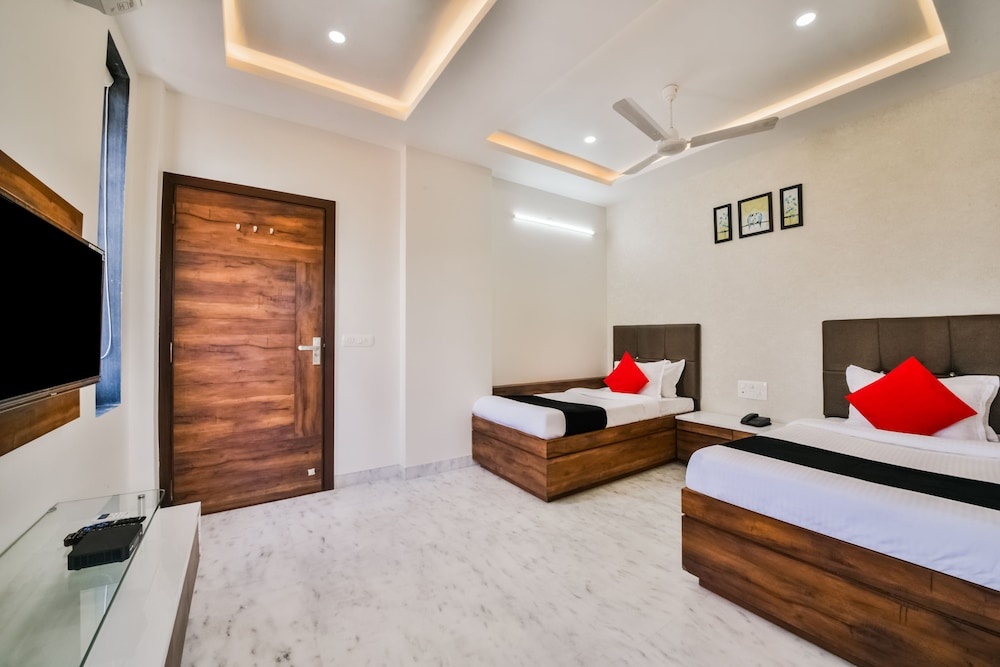 The Sejour by OYO Rooms