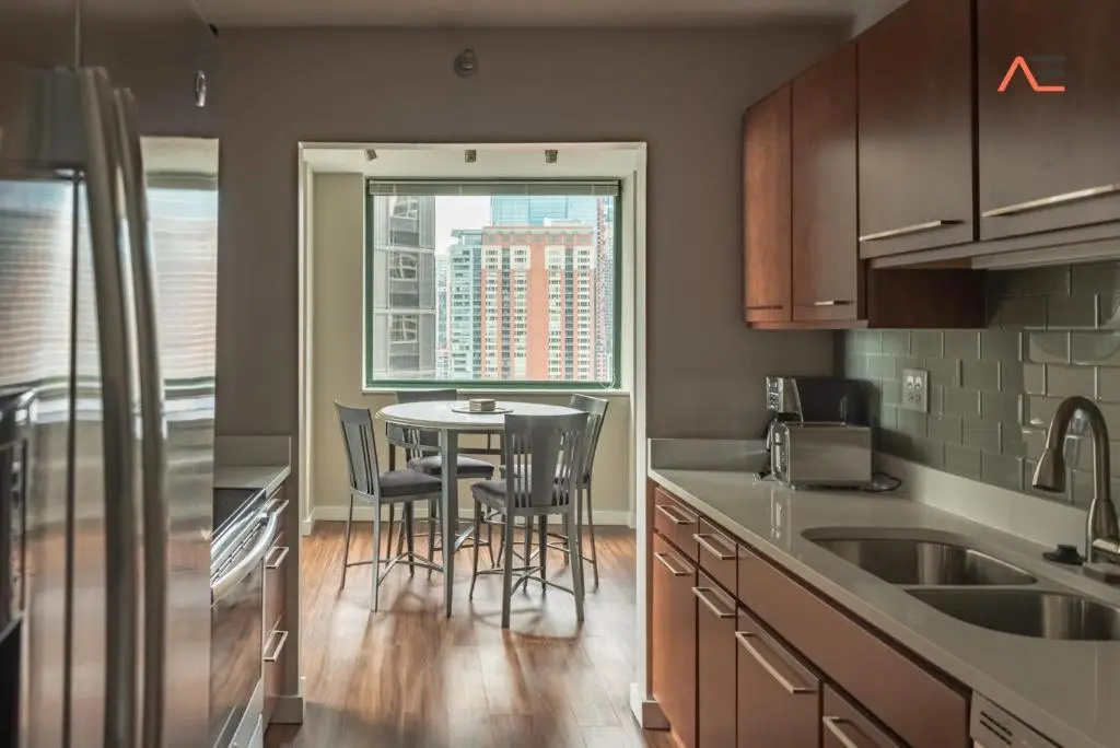 ENVITAE 3BR Downtown Luxurious Suite Views & Pool
