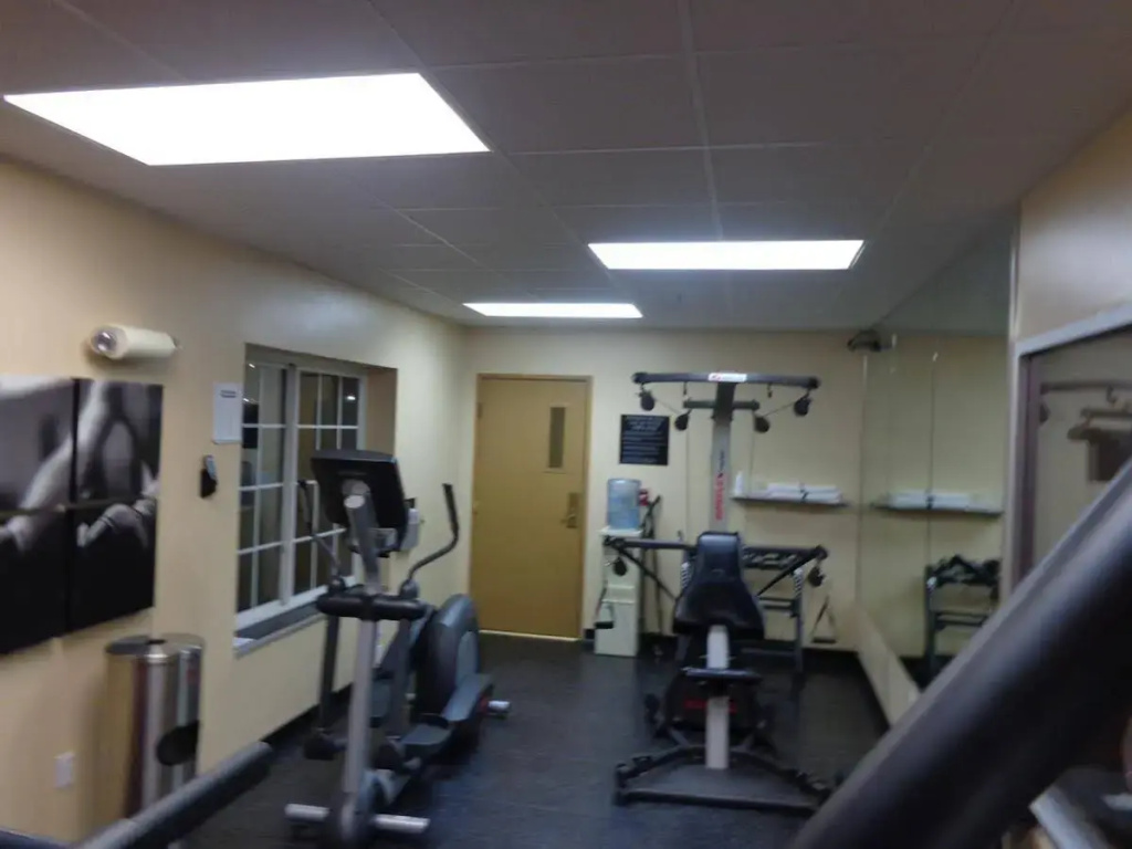 Country Inn & Suites by Radisson Bismarck Waterpark