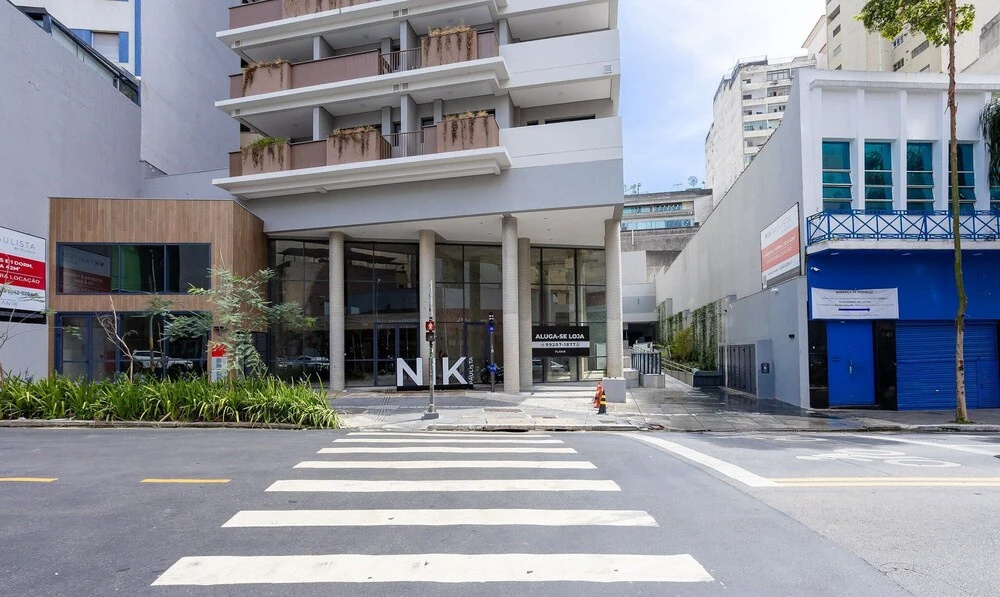 Apt w/ Balcony & View, 650m From the Metro Nik0504
