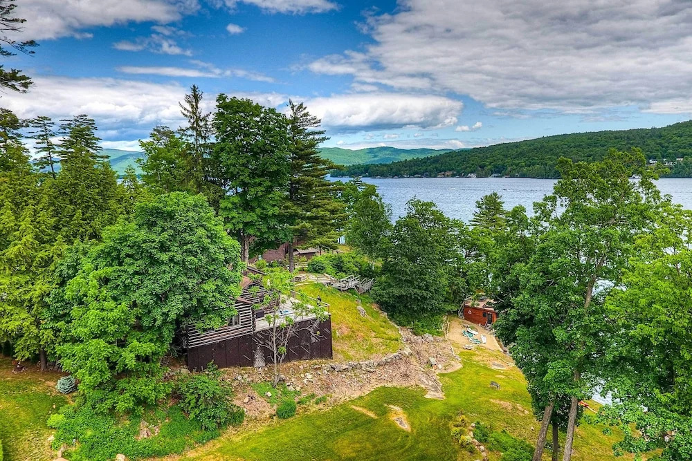 Waterfront Lake George Cabin: Walk to Water