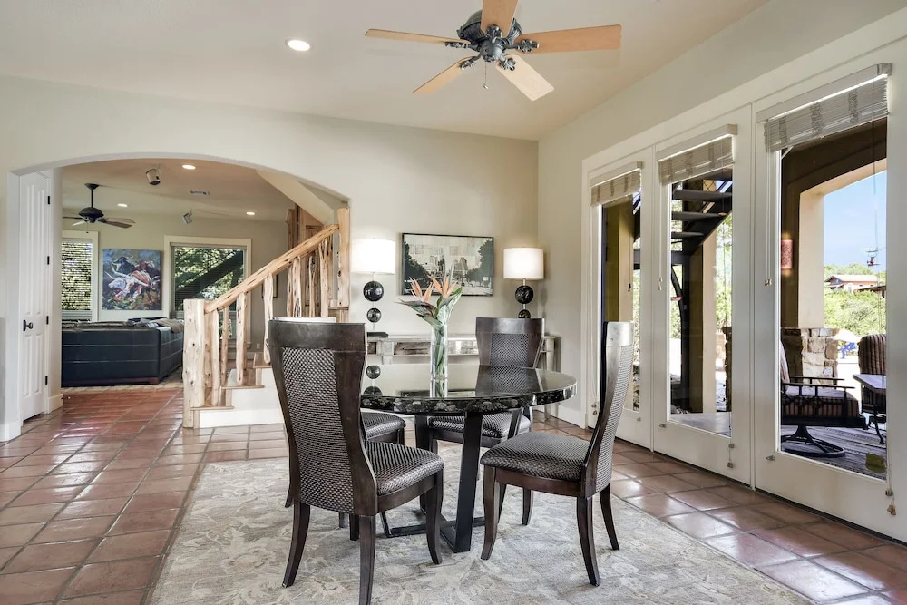 The Authentic Atx Experience Estate 5 Bedrooms 5 Bathrooms Home