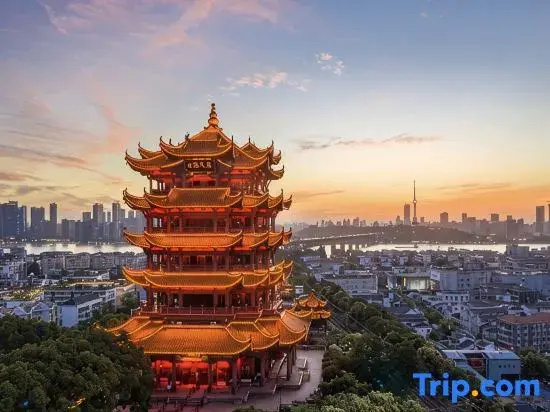 Leishen E-Sports Hotel (Wuhan South Lake Huazhong Agricultural University)