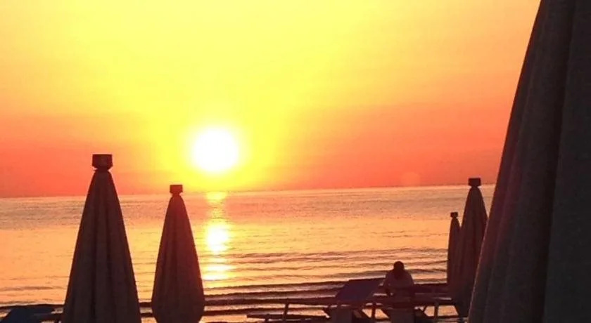 Hotel Augustus- Davanti a noi c'è solo il mare