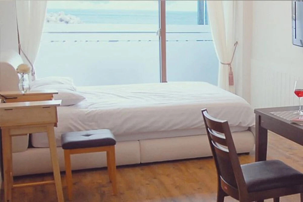 Uljin Sea and Moment Pension