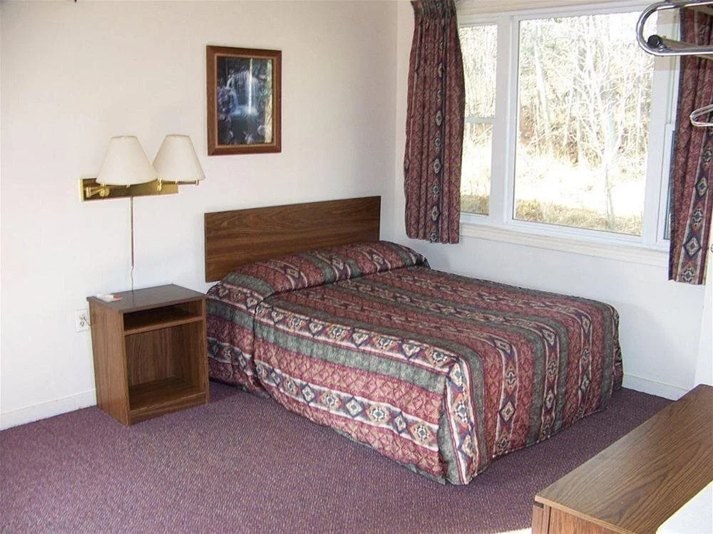Dolans Motel