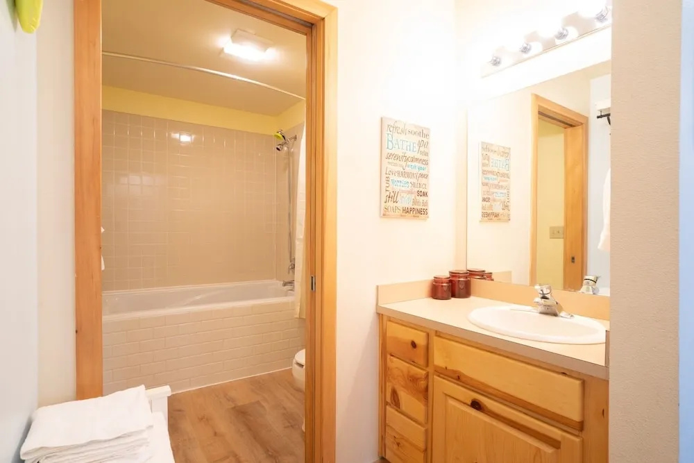 Tolovana 3 2 Br condo by RedAwning