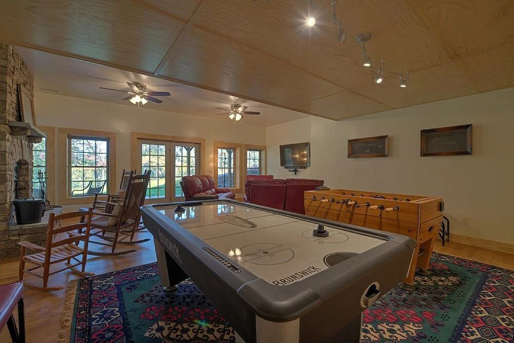 High Top Mountain Lodge - 5 Br Cabin