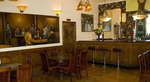 The New Beehive Inn