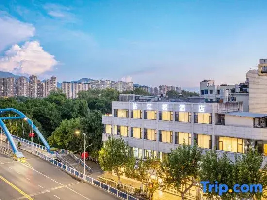 Yijianglou Hotel (Tonglu Fuchunjiang)