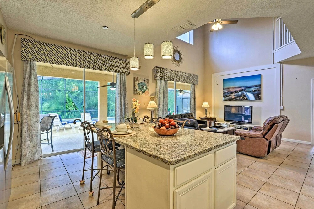14 Mi to Disney Parks: Spacious Kissimmee Home
