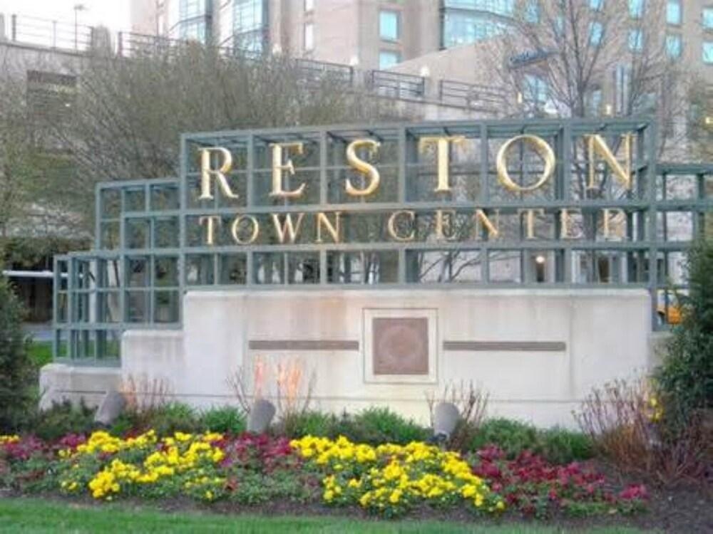 Global Luxury Suites at Town Center
